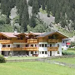 Apartmán Alpensonne Neustift im Stubaital