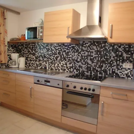 Alpensonne ノイシュティフト・イム・シュトゥーバイタール